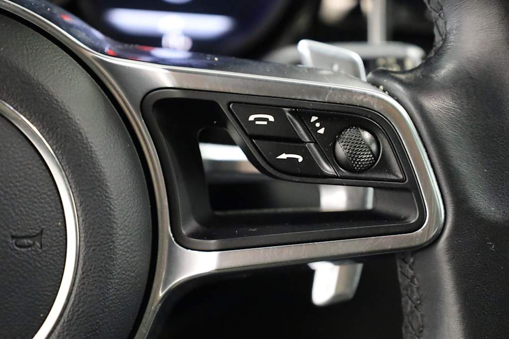 Thumbnail: 2017 Porsche Macan - 33