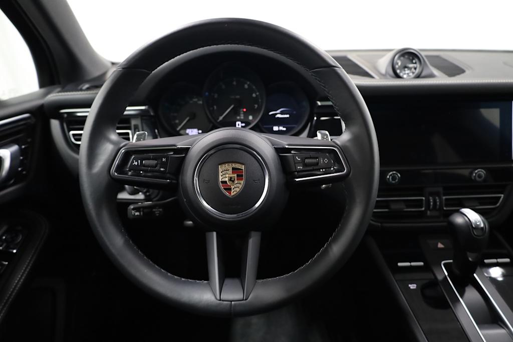 Thumbnail: 2022 Porsche Macan - 15