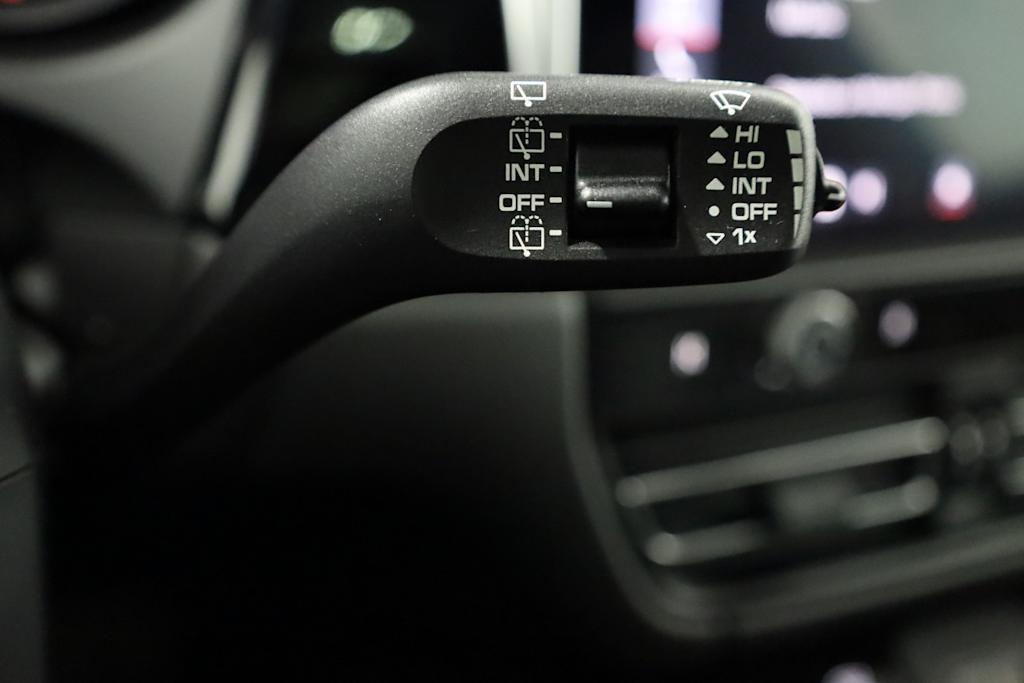 Thumbnail: 2022 Porsche Macan - 35