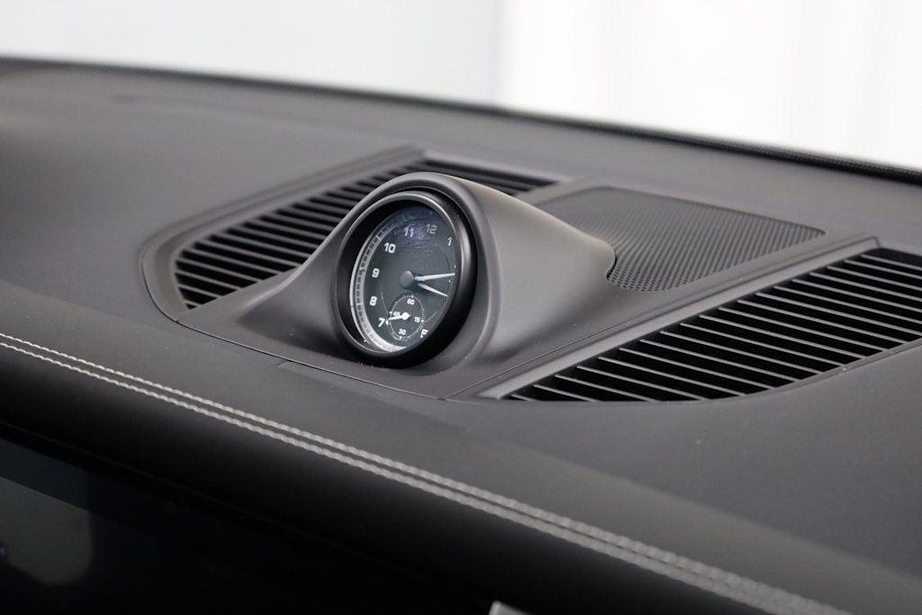 Thumbnail: 2022 Porsche Macan - 32