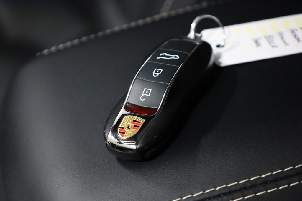 Thumbnail: 2022 Porsche Macan - 20