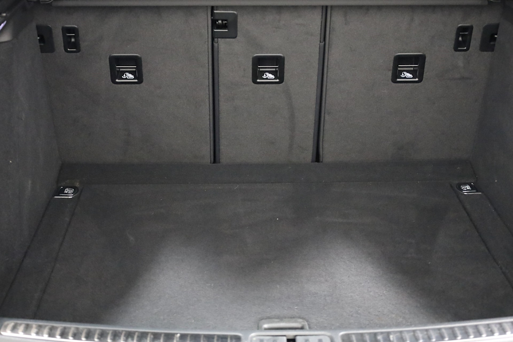 Thumbnail: 2022 Porsche Macan - 19