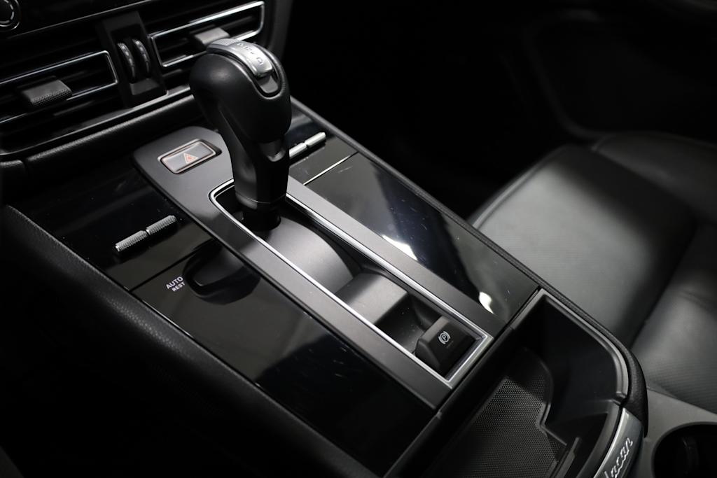 Thumbnail: 2022 Porsche Macan - 17