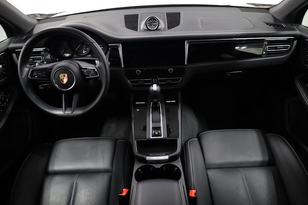 Thumbnail: 2022 Porsche Macan - 14