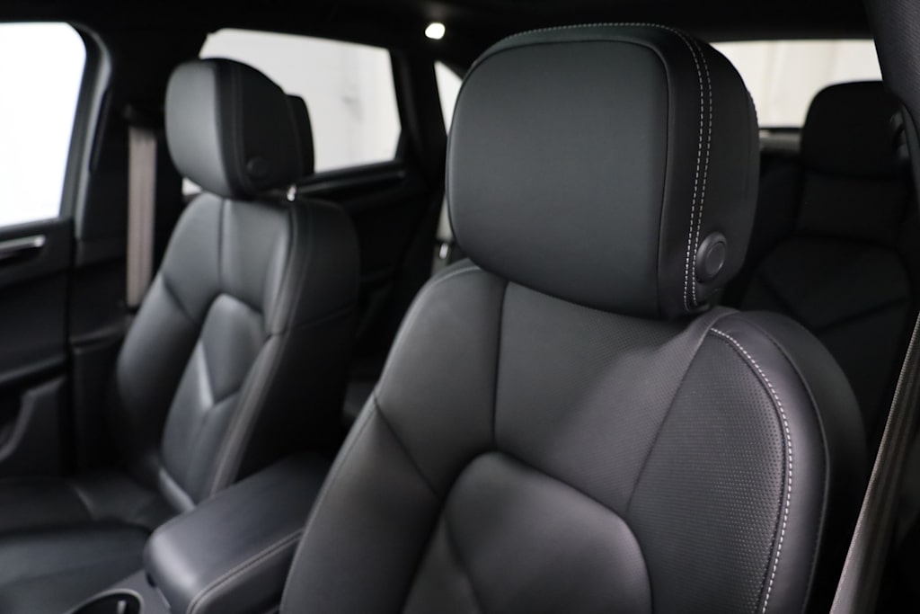 Thumbnail: 2022 Porsche Macan - 12