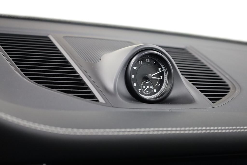 Thumbnail: 2022 Porsche Macan - 29