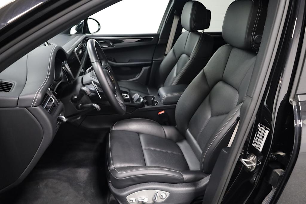 Thumbnail: 2022 Porsche Macan - 11