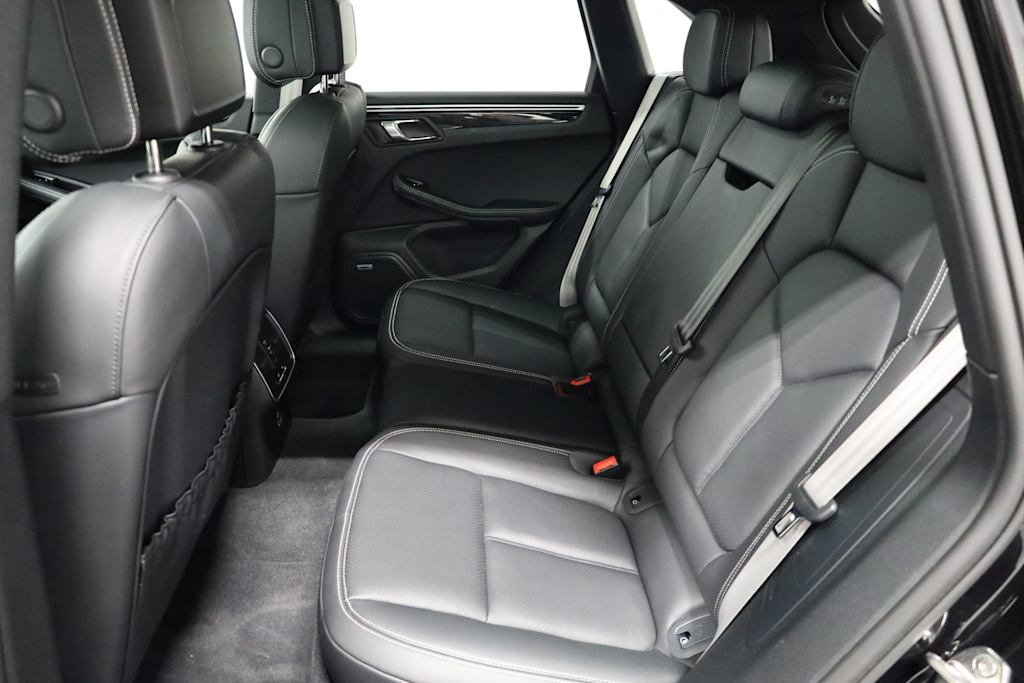 Thumbnail: 2022 Porsche Macan - 13