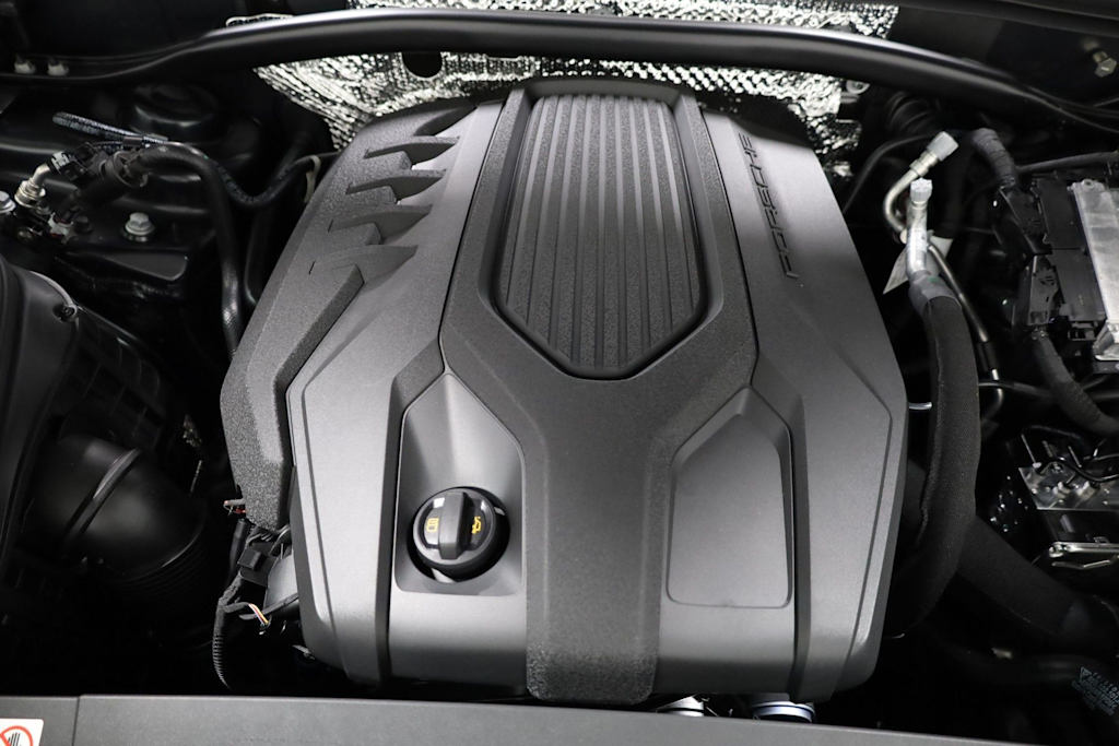 Thumbnail: 2026 Porsche Macan - 8