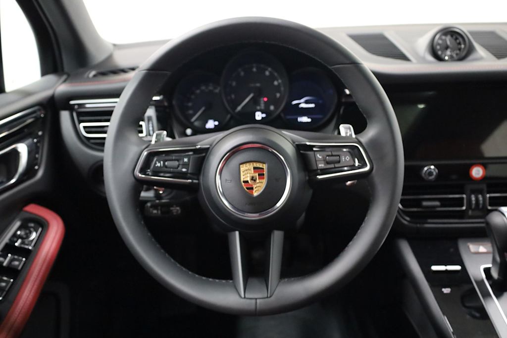 Thumbnail: 2026 Porsche Macan - 13