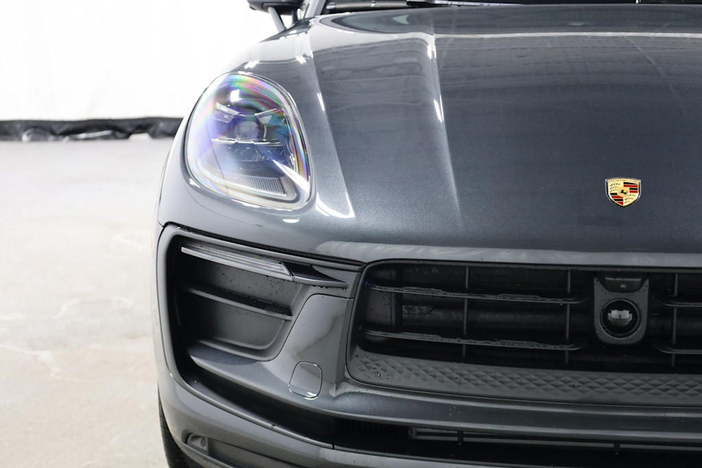 Thumbnail: 2026 Porsche Macan - 26