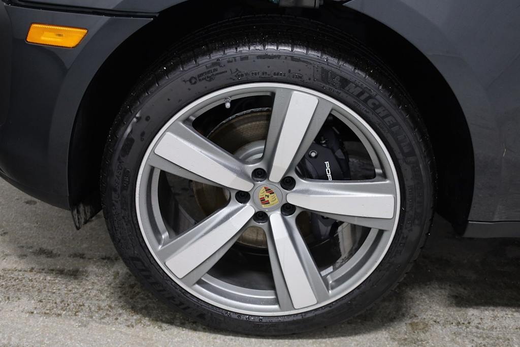Thumbnail: 2026 Porsche Macan - 43