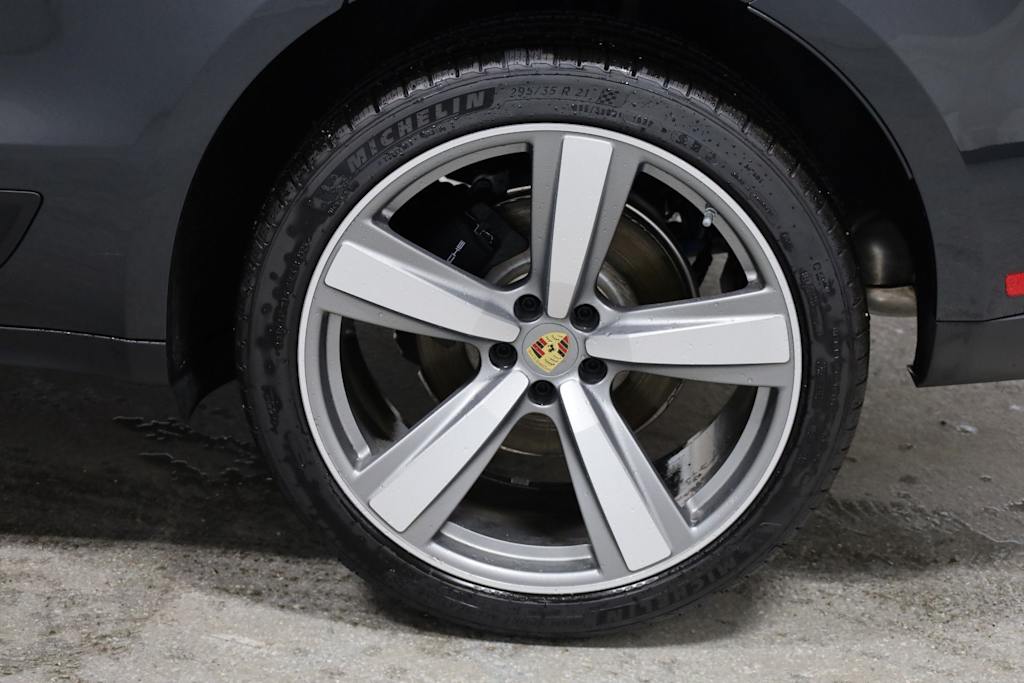 Thumbnail: 2026 Porsche Macan - 42