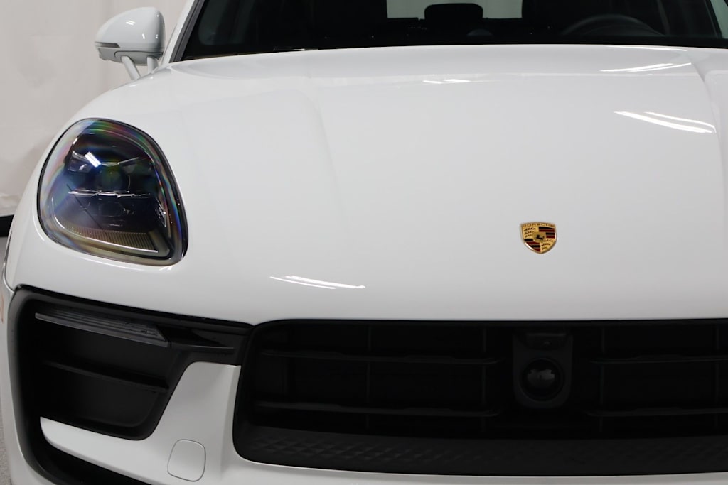 Thumbnail: 2026 Porsche Macan - 26