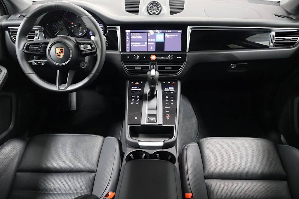 Thumbnail: 2026 Porsche Macan - 15