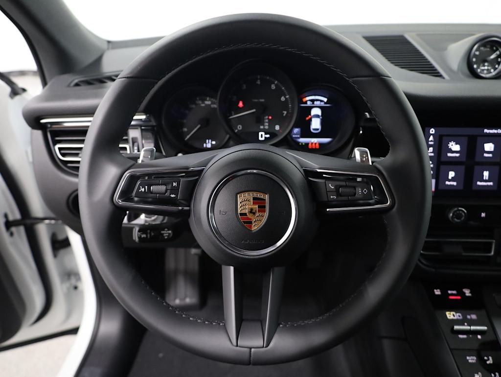Thumbnail: 2026 Porsche Macan - 13