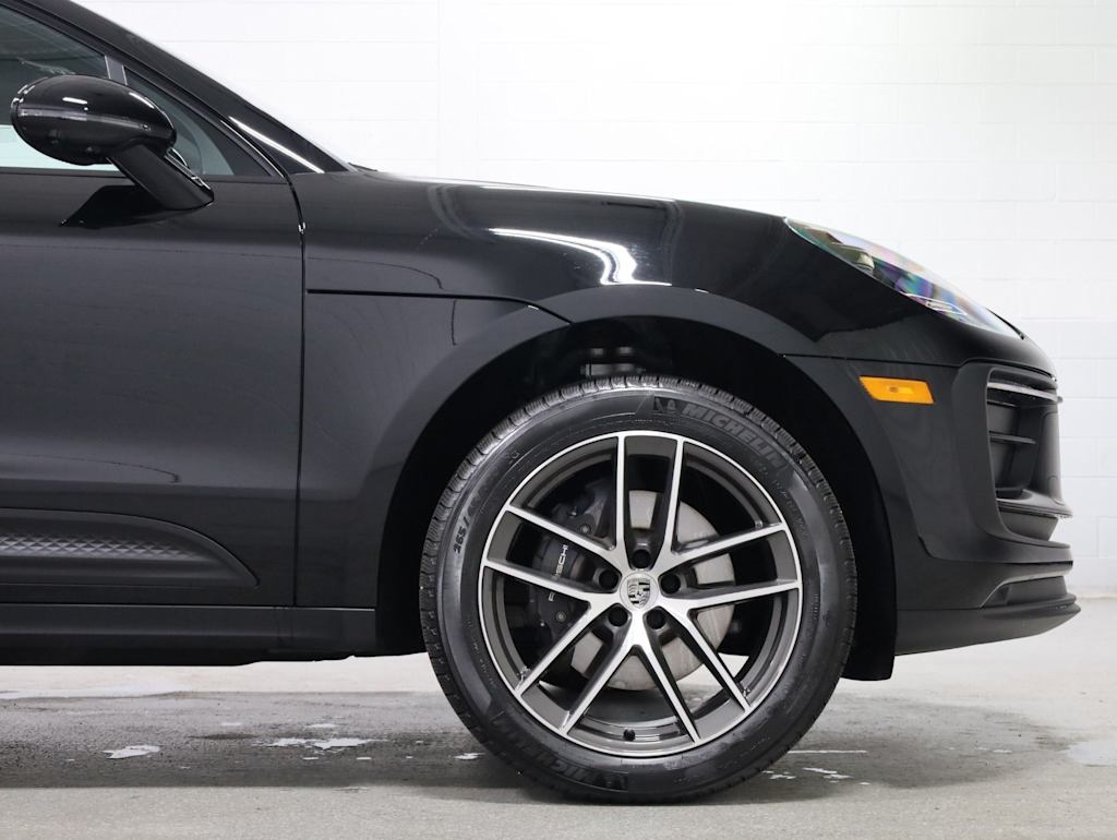 Thumbnail: 2026 Porsche Macan - 7
