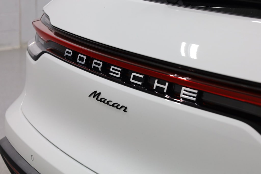 Thumbnail: 2026 Porsche Macan - 7