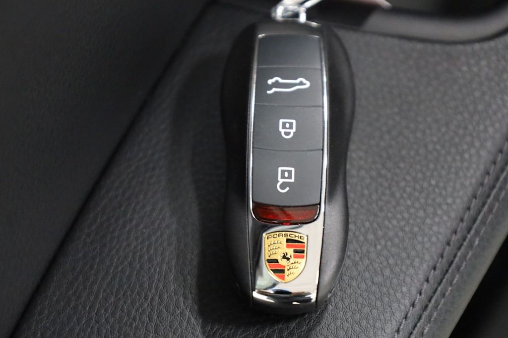 Thumbnail: 2026 Porsche Macan - 19