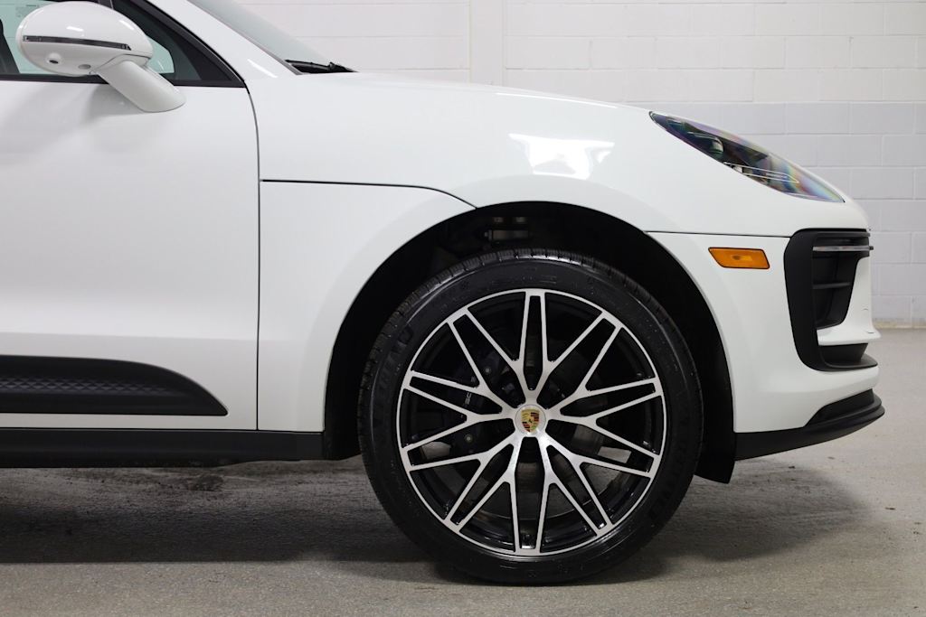 Thumbnail: 2026 Porsche Macan - 8