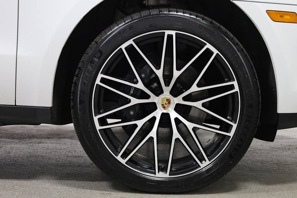 Thumbnail: 2026 Porsche Macan - 23