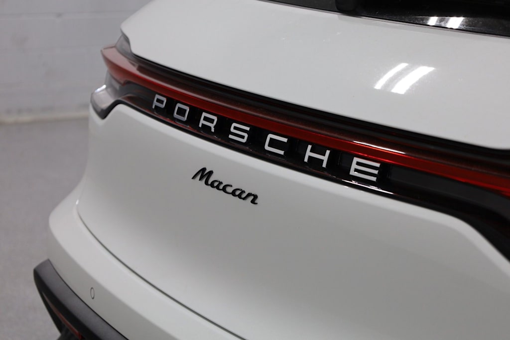Thumbnail: 2026 Porsche Macan - 7