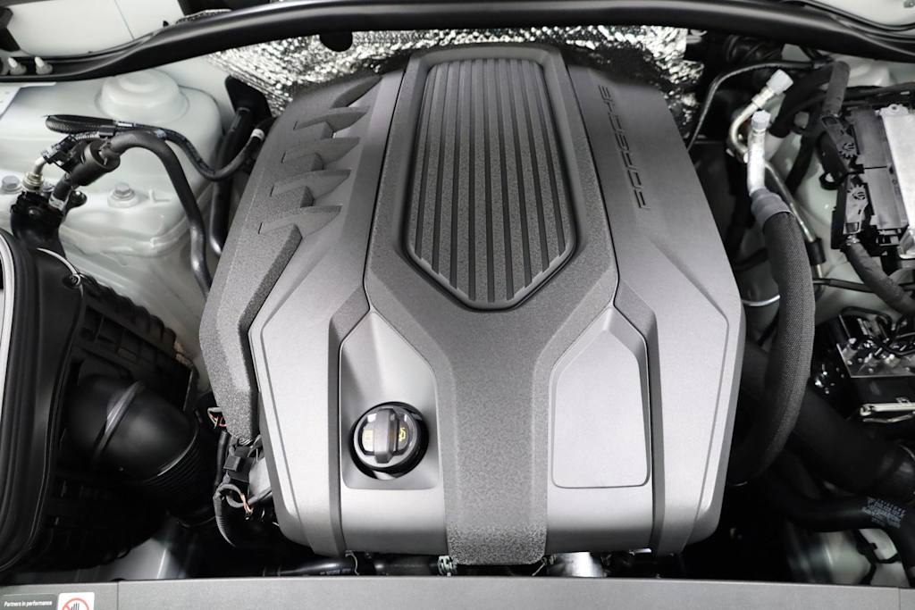 Thumbnail: 2026 Porsche Macan - 44
