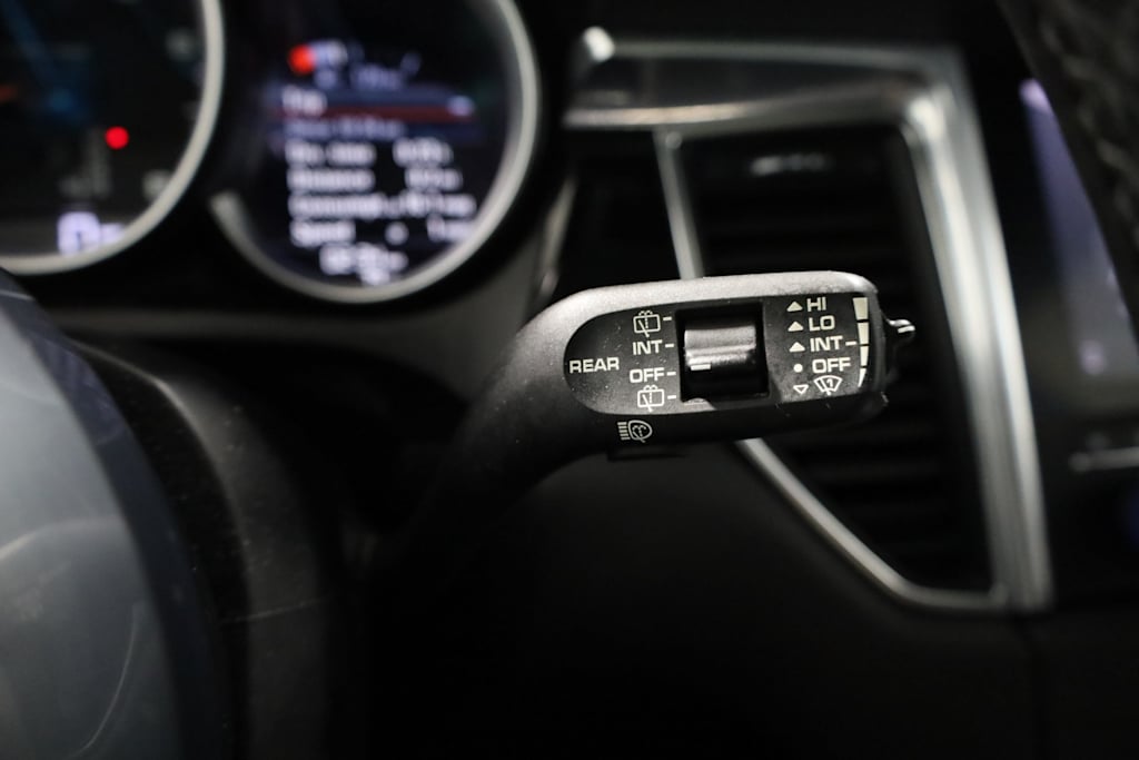 Thumbnail: 2018 Porsche Macan - 35