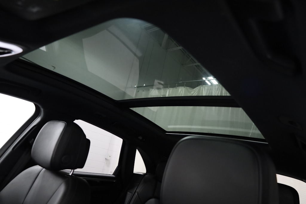 Thumbnail: 2018 Porsche Macan - 30