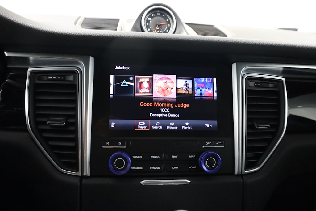 Thumbnail: 2018 Porsche Macan - 16