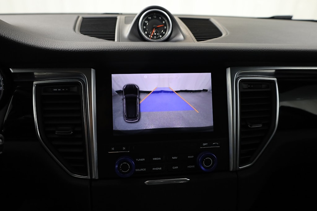 Thumbnail: 2018 Porsche Macan - 38