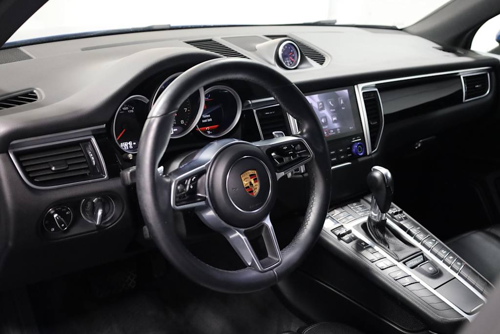Thumbnail: 2018 Porsche Macan - 2