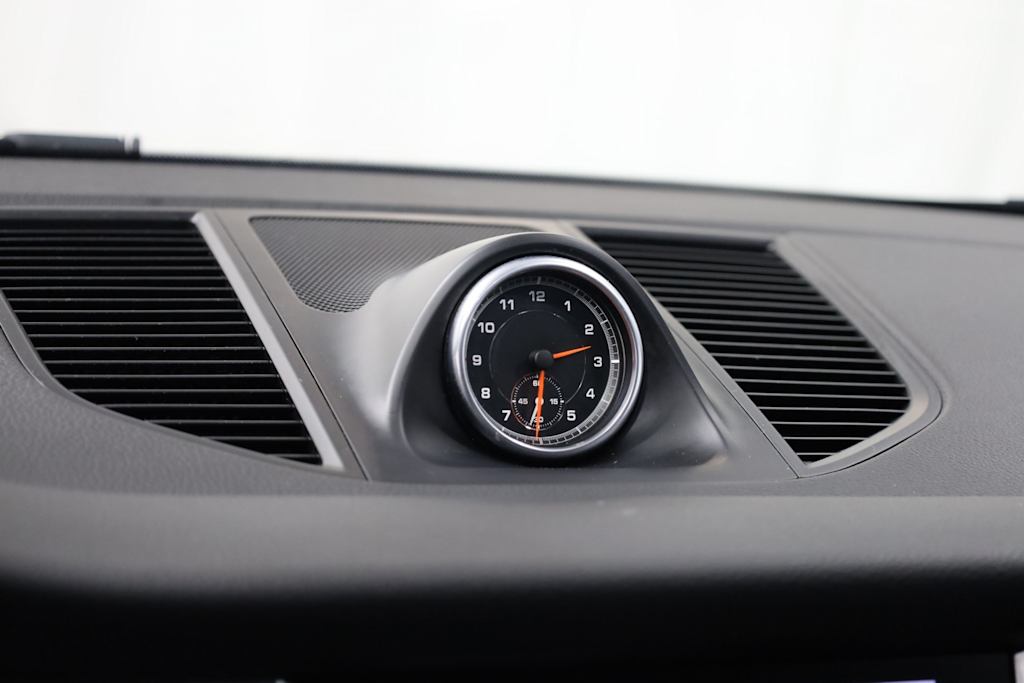 Thumbnail: 2018 Porsche Macan - 29