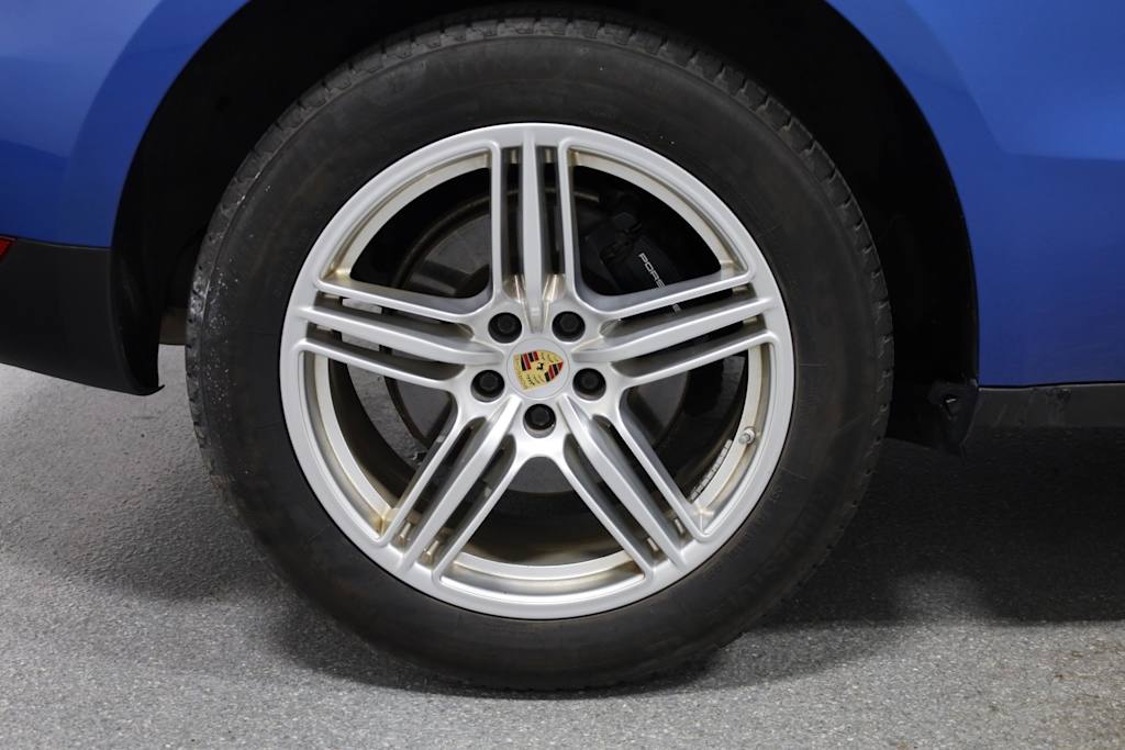 Thumbnail: 2018 Porsche Macan - 41