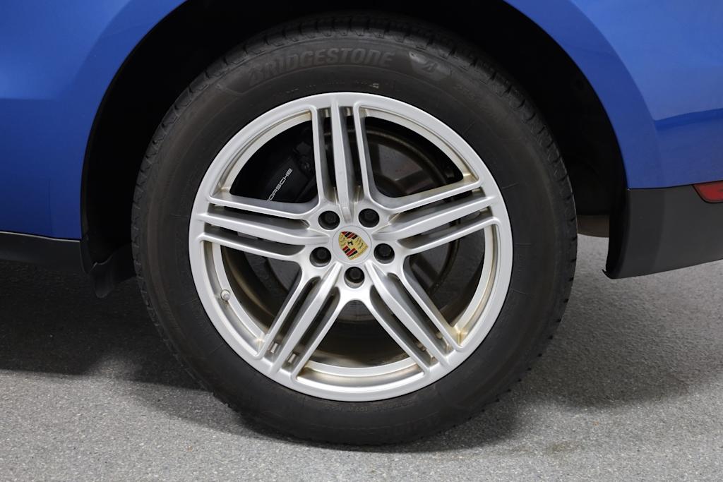 Thumbnail: 2018 Porsche Macan - 42