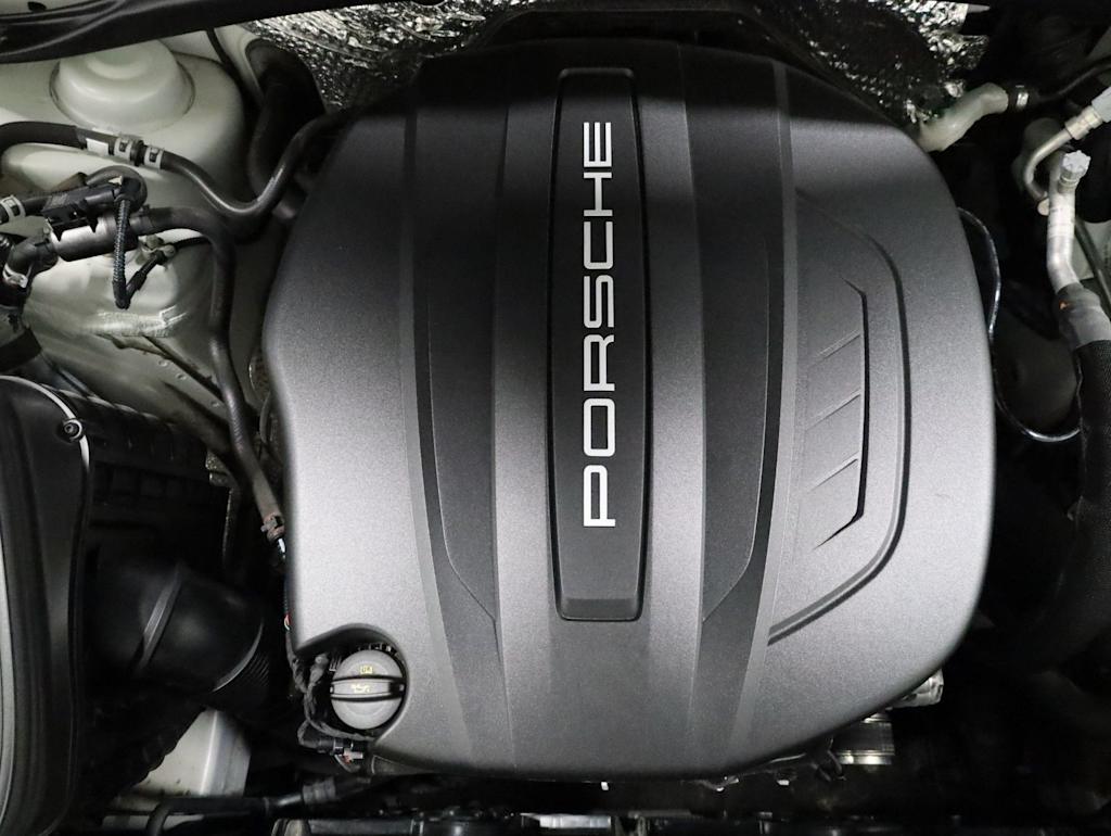 Thumbnail: 2020 Porsche Macan - 44
