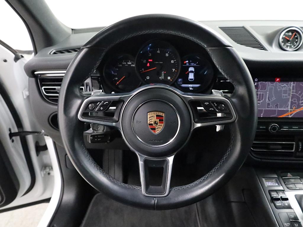 Thumbnail: 2020 Porsche Macan - 13