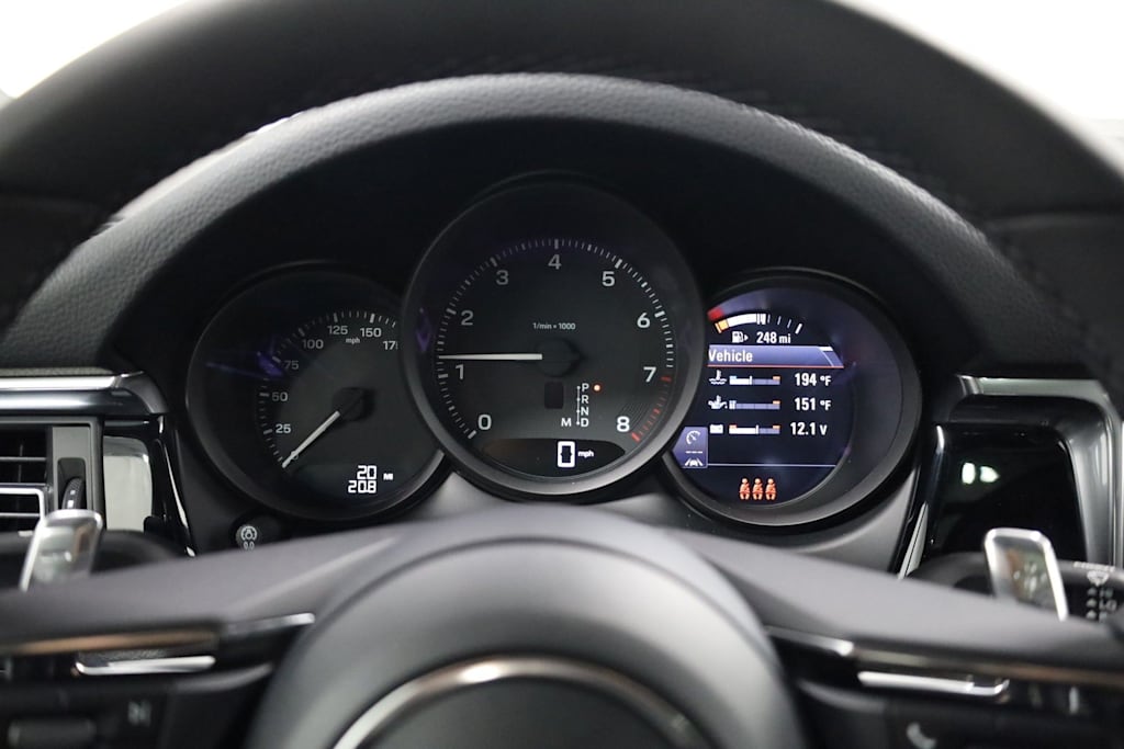 Thumbnail: 2026 Porsche Macan - 33