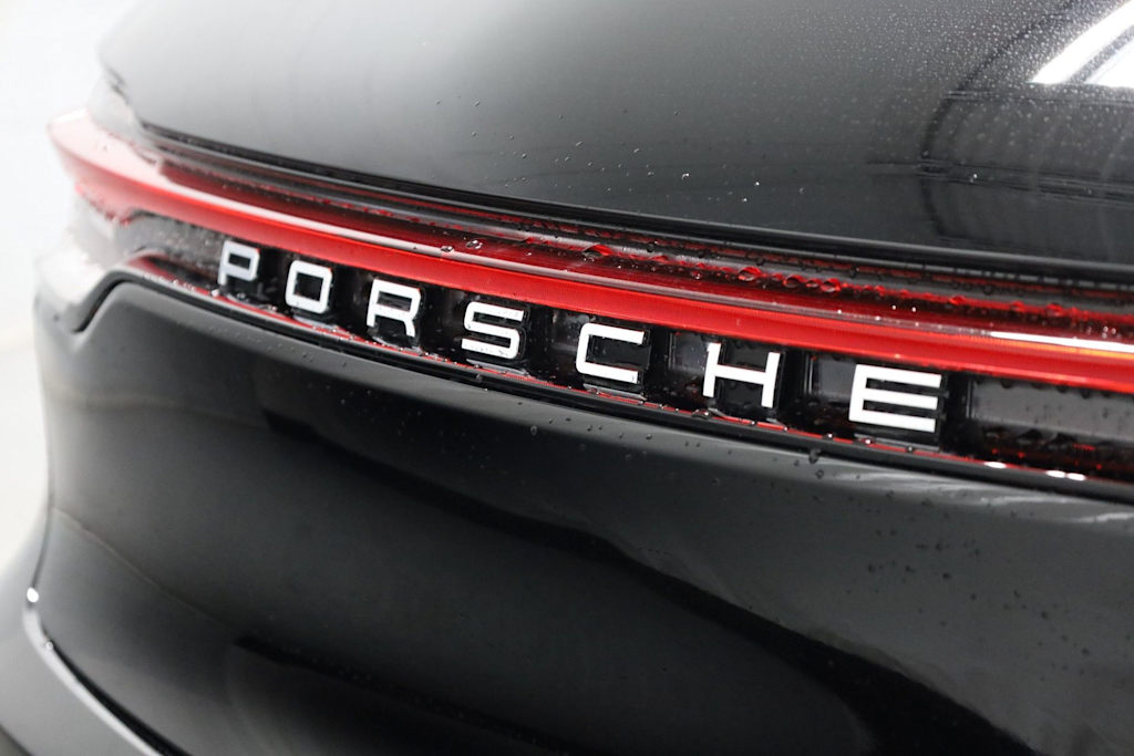 Thumbnail: 2026 Porsche Macan - 7