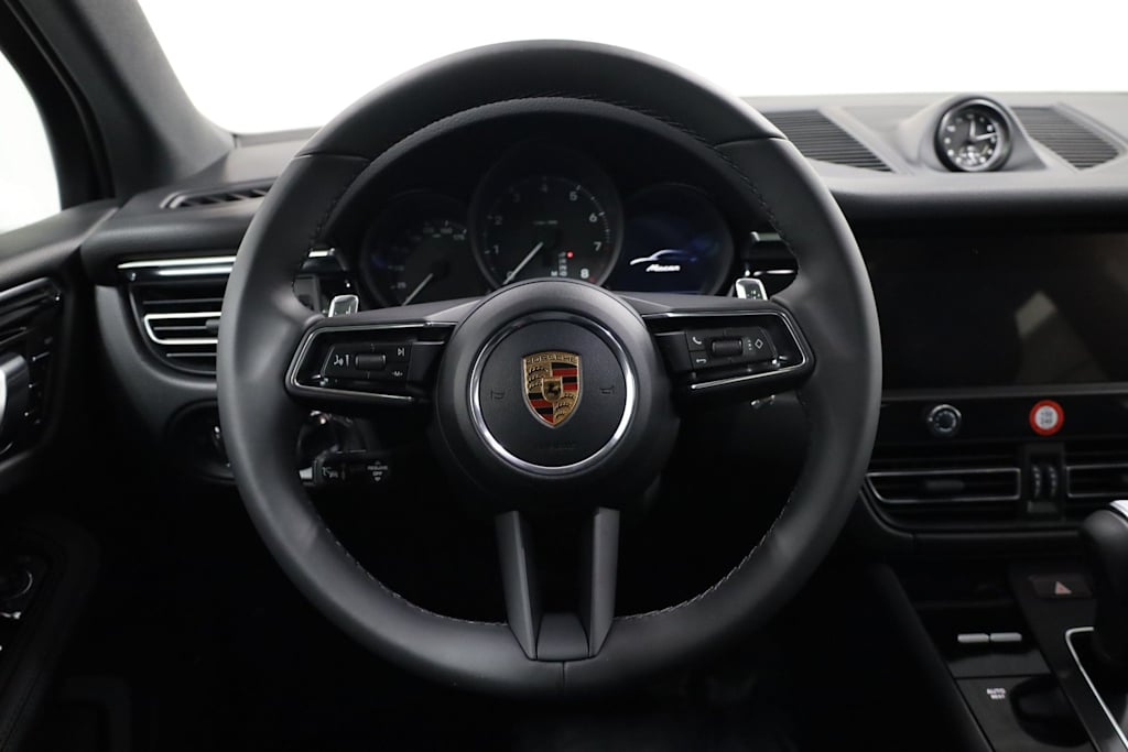 Thumbnail: 2026 Porsche Macan - 14