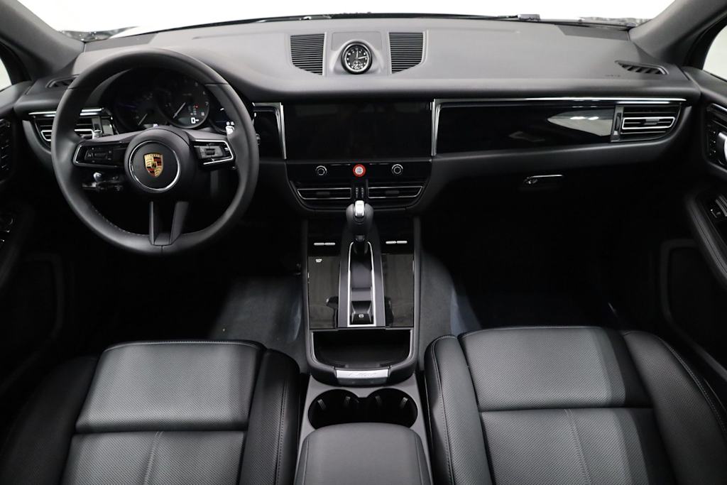 Thumbnail: 2026 Porsche Macan - 15