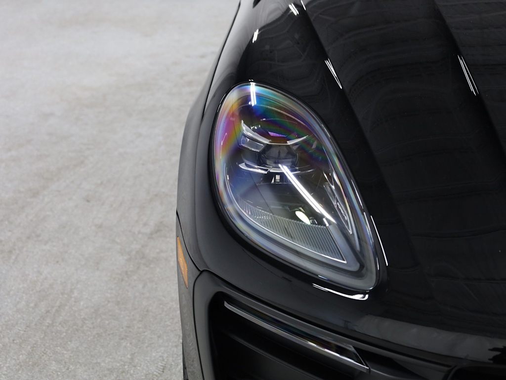 Thumbnail: 2026 Porsche Macan - 25