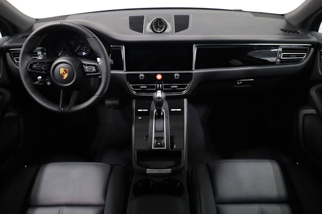 Thumbnail: 2026 Porsche Macan - 15