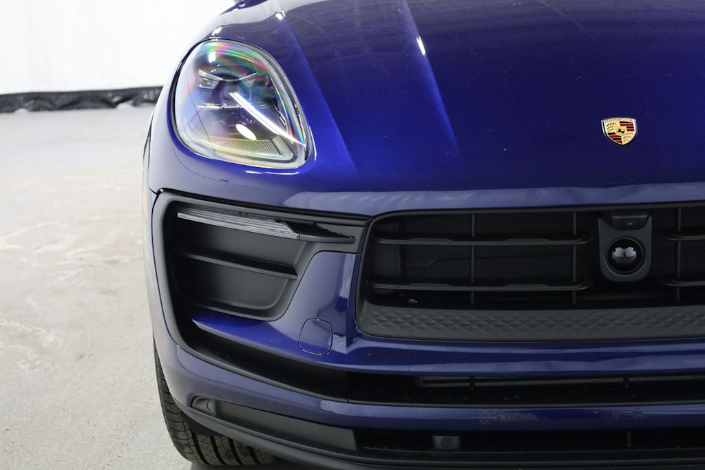 Thumbnail: 2026 Porsche Macan - 27