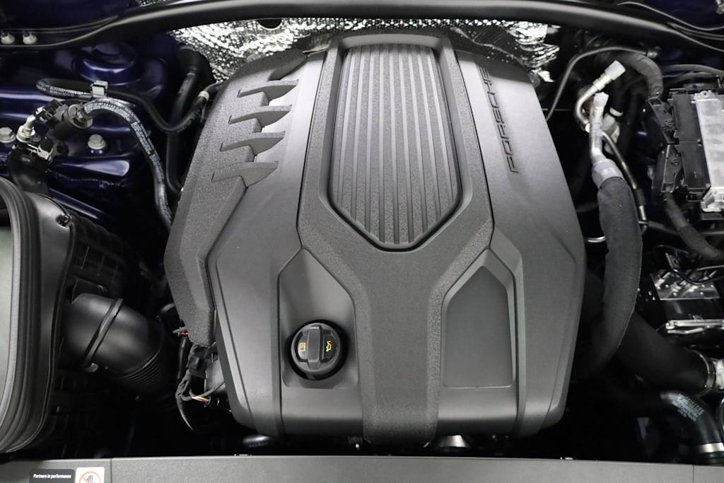 Thumbnail: 2026 Porsche Macan - 9