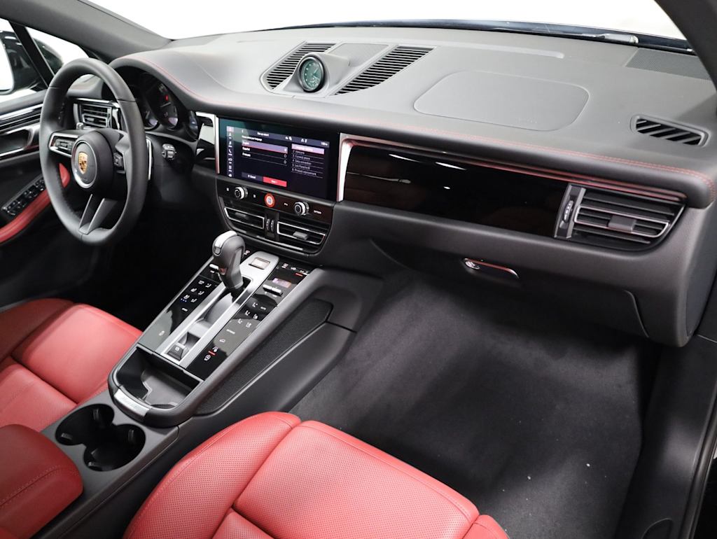 Thumbnail: 2026 Porsche Macan - 8