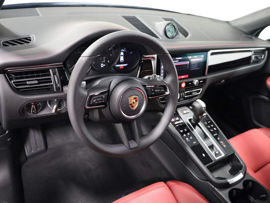 Thumbnail: 2026 Porsche Macan - 2