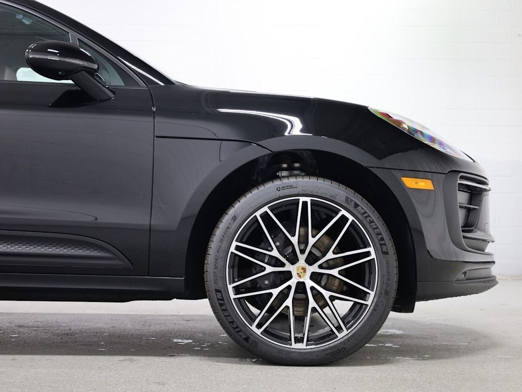 Thumbnail: 2026 Porsche Macan - 6