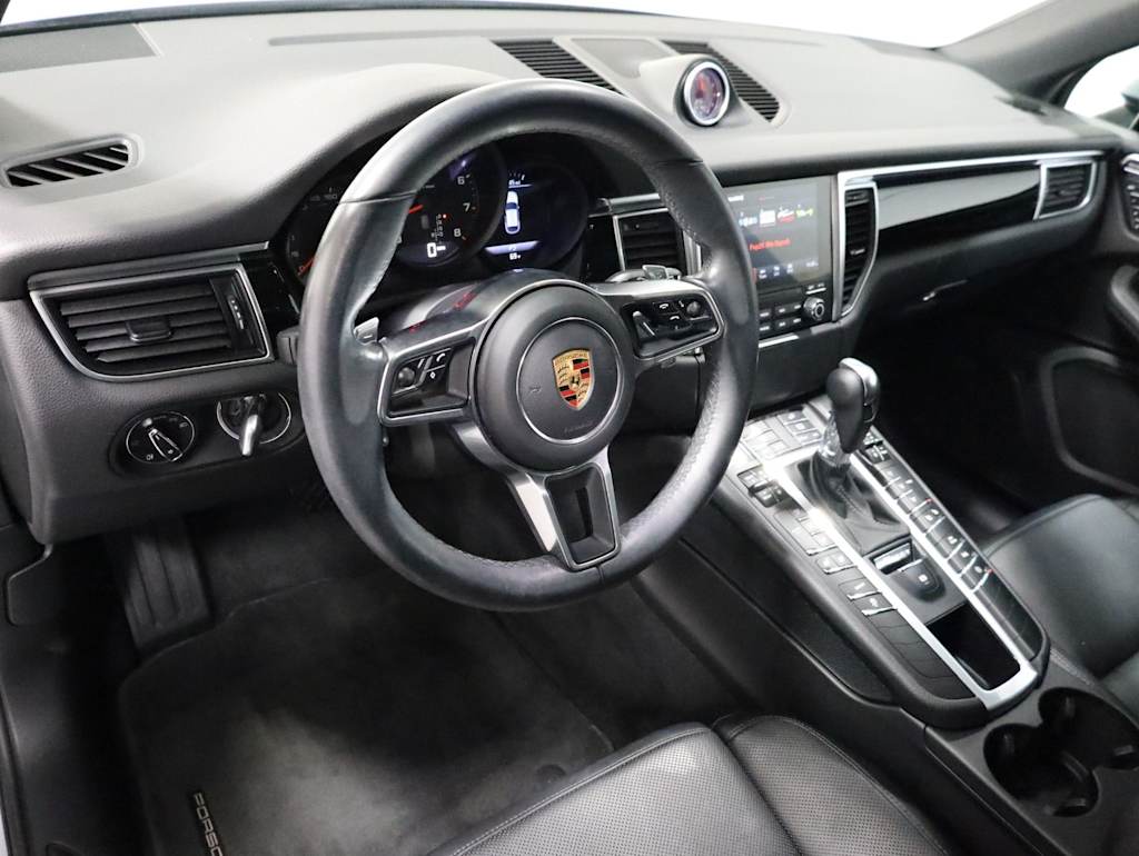 Thumbnail: 2018 Porsche Macan - 2
