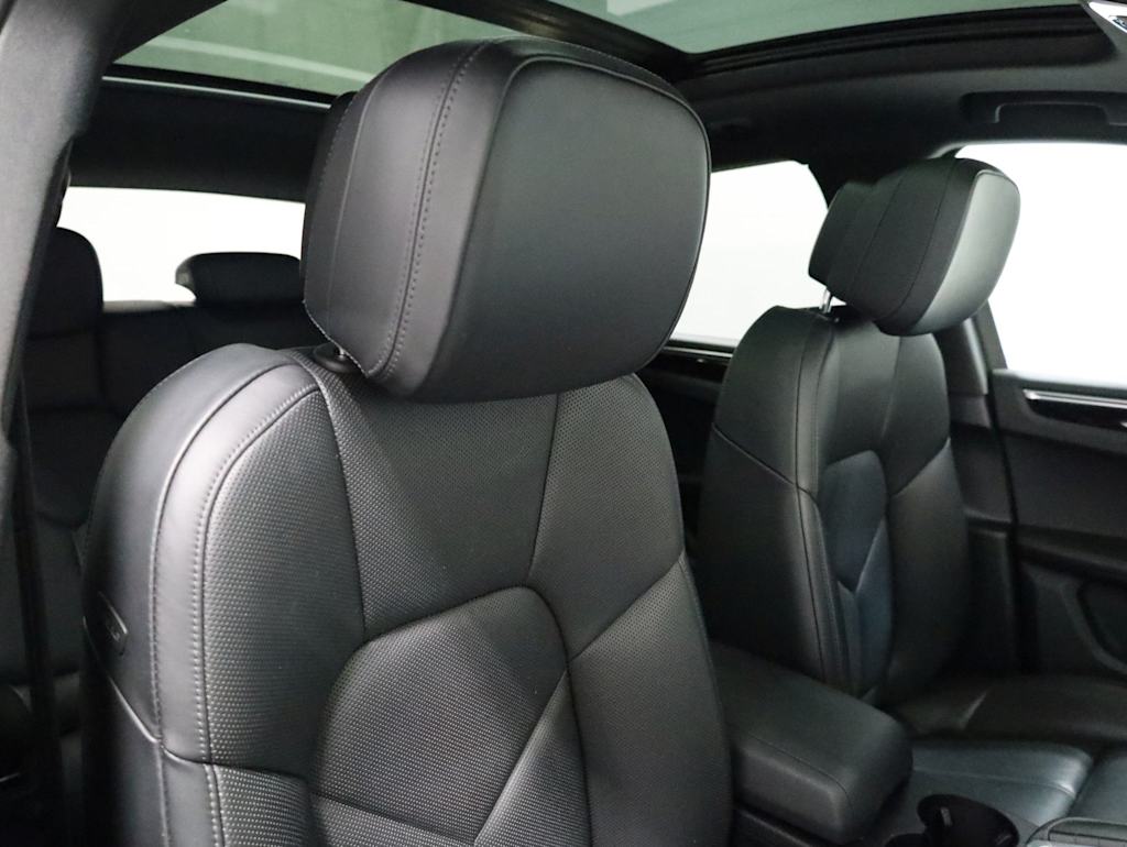 Thumbnail: 2018 Porsche Macan - 31
